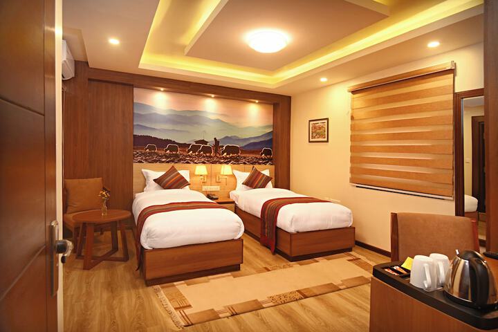 Room 5 of 121