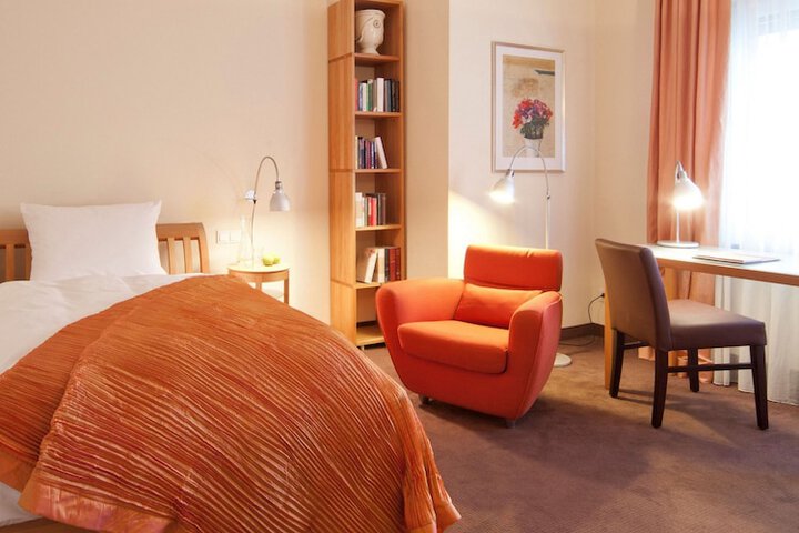 Room 12 of 37