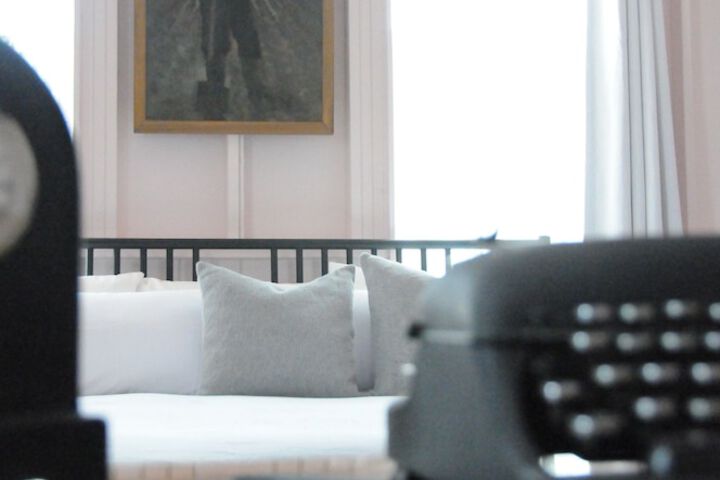 Room 94 of 230