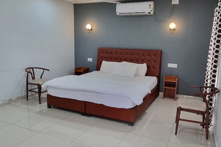 Room 10 of 70