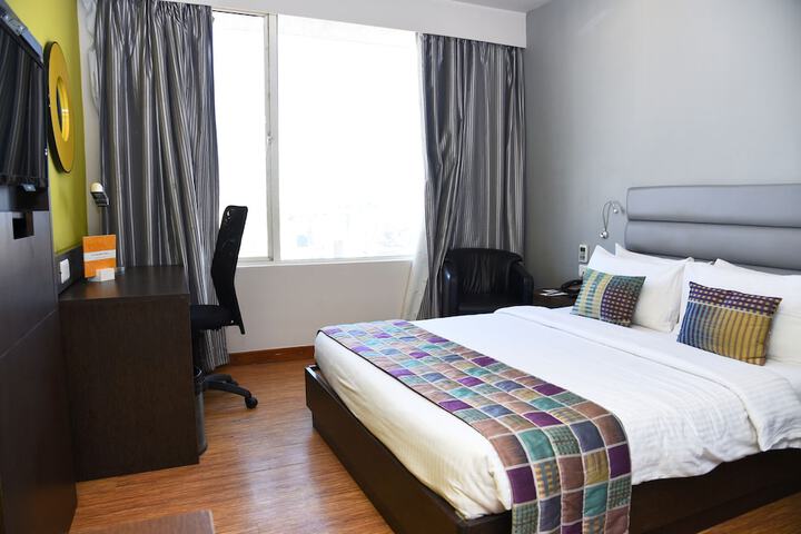 Room 12 of 27