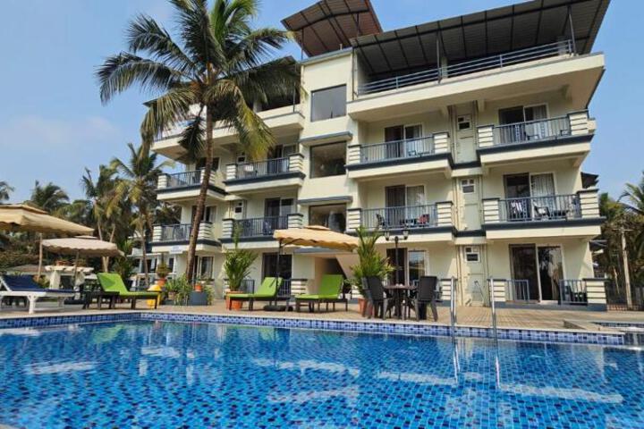 Beach Bliss Apartment Hotel - 7 Minutes walk to Beach