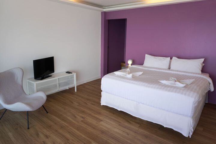 Room 7 of 73