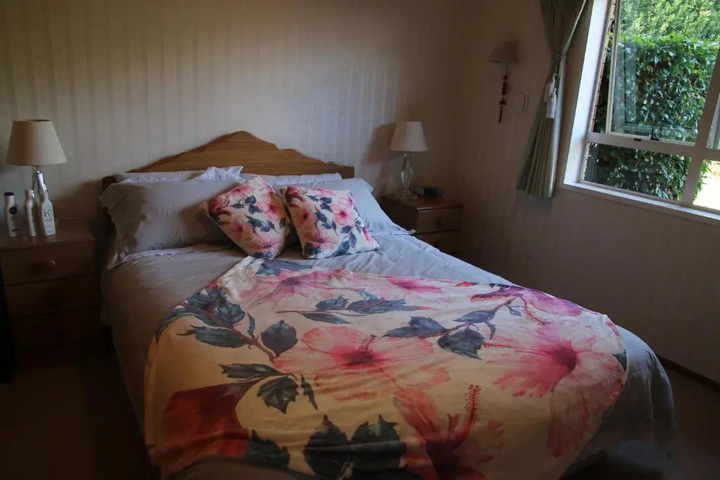 Room 4 of 11