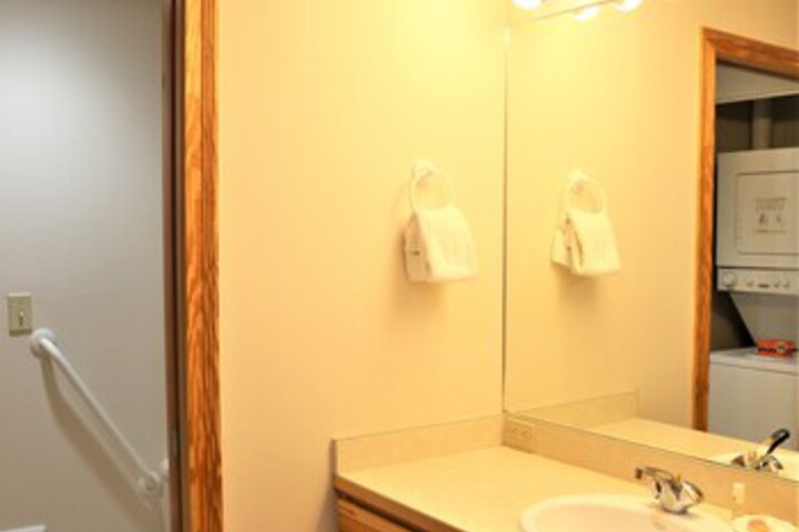 Room 8 of 117