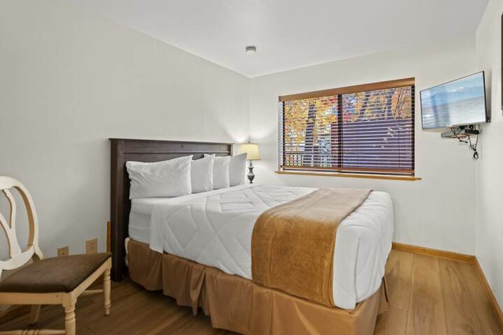 Room 16 of 298