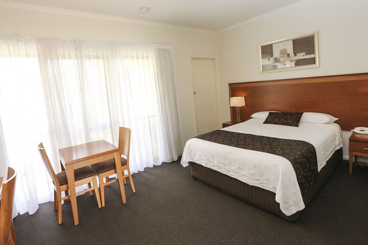 Room 10 of 119