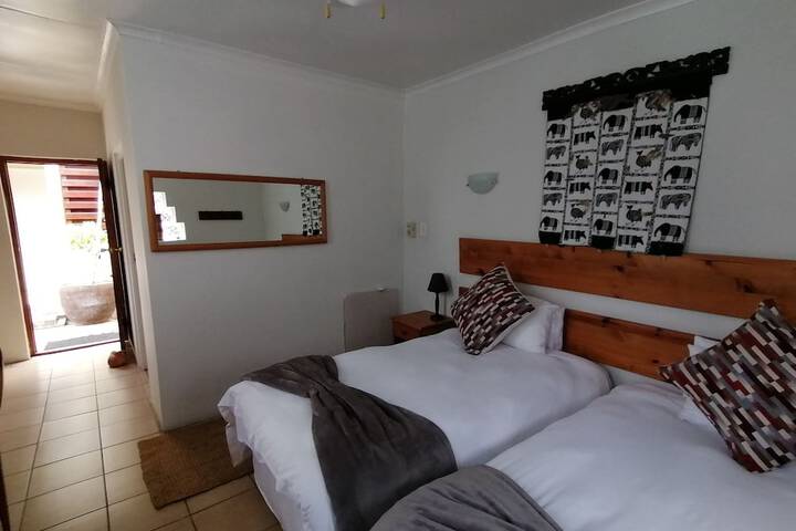 Room 12 of 32