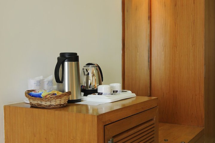 Breakfast/Coffee Service 17 of 51