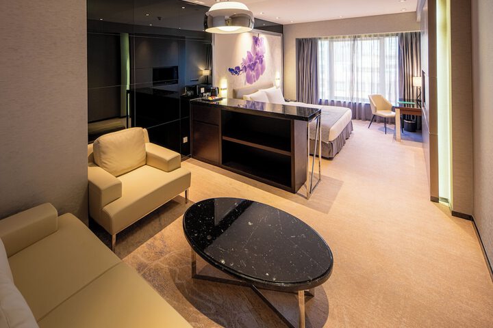 Room 8 of 72