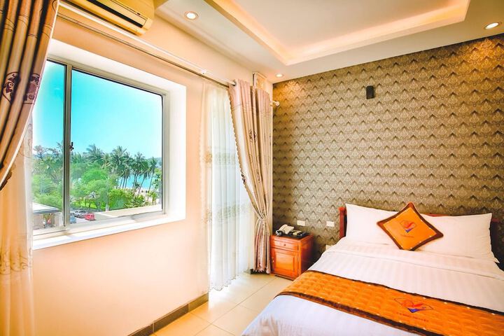 Room 3 of 41