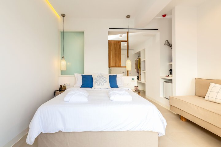 Room 10 of 44