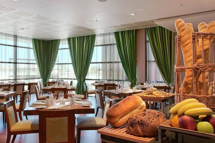 Dining 59 of 78
