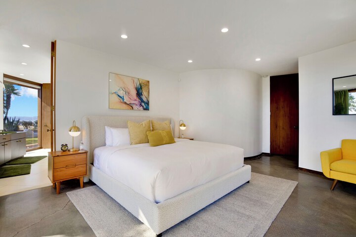 Hotel 60 of 100