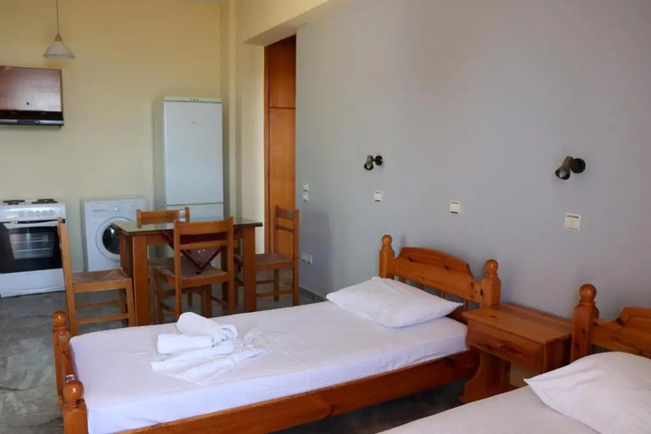 Room 5 of 15