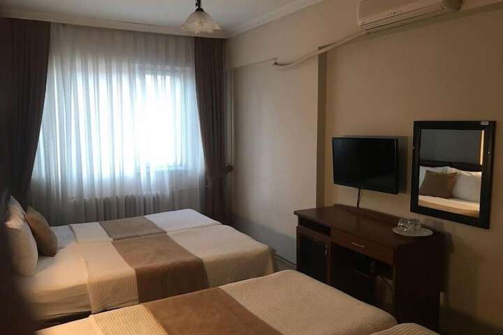 Room 6 of 22