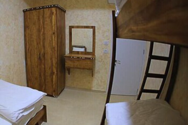 Room 7 of 8