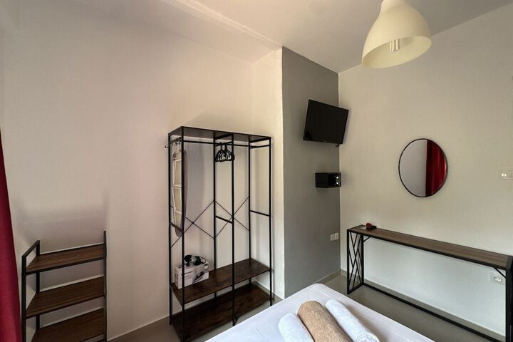 Room 40 of 171