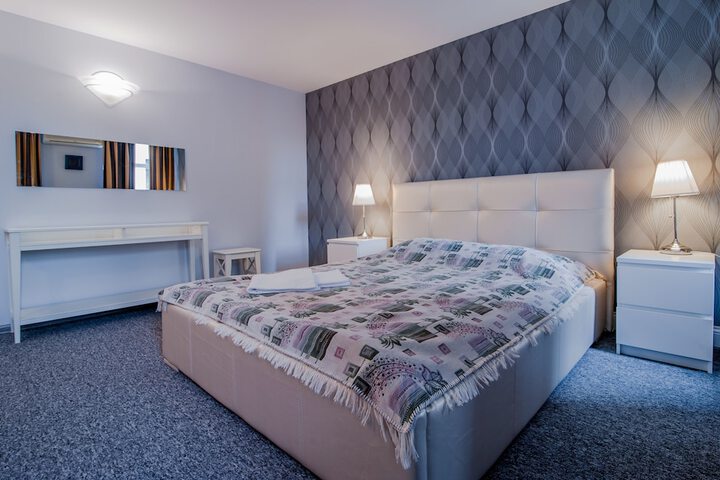 Room 14 of 40