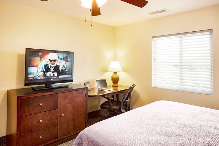 Room 3 of 38