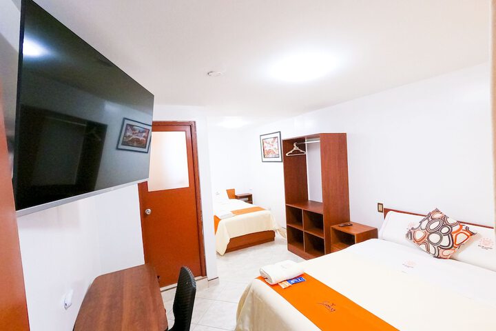 Room 32 of 65
