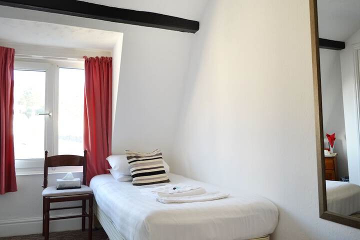 Room 12 of 92