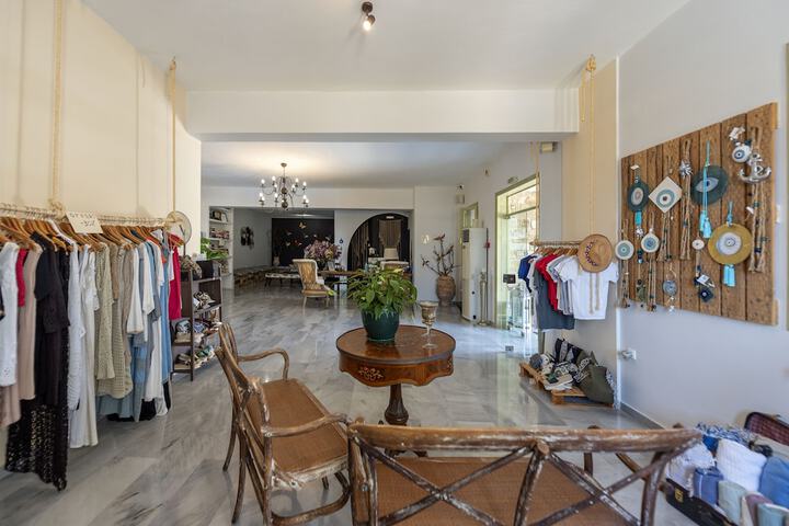 Gift Shop 137 of 183