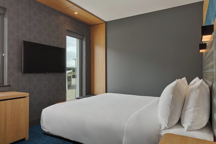 Room 5 of 33