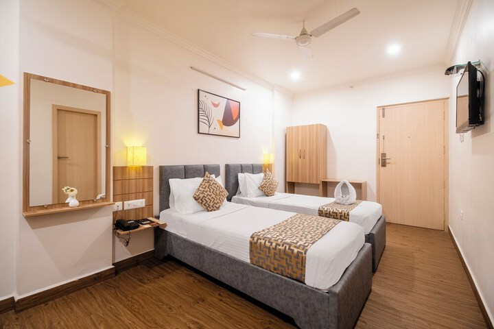 Room 10 of 24