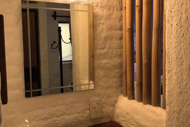 Room 9 of 31