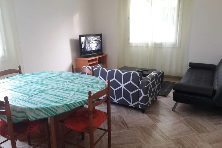 Room 2 of 7