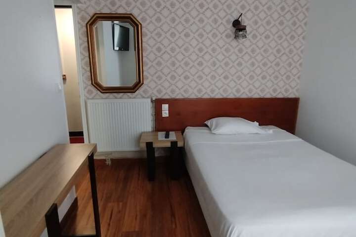 Room 11 of 42