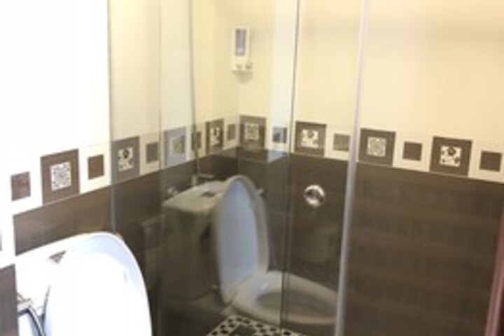 Room 3 of 20