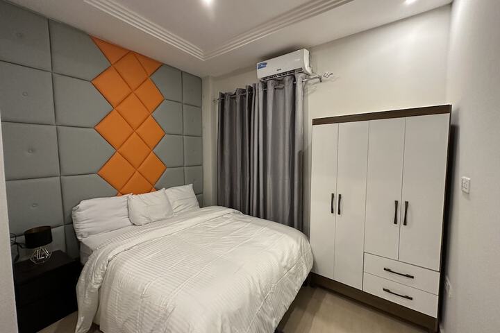 Room 3 of 23