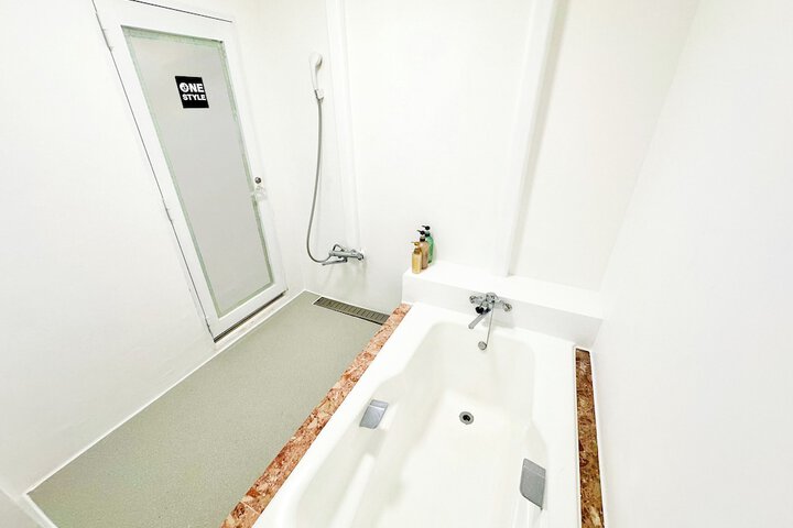 Room 18 of 32