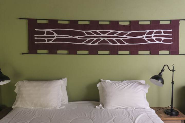 Room 5 of 124