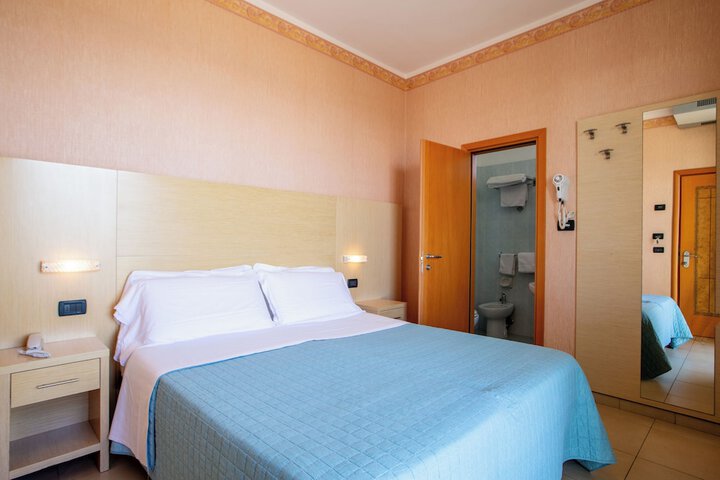 Room 34 of 86