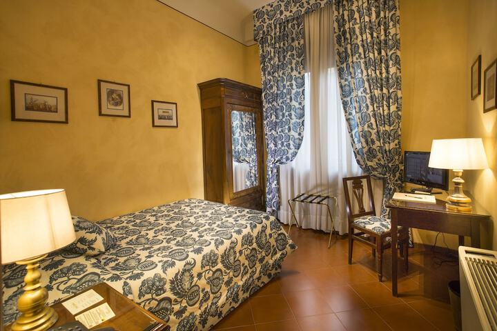Room 30 of 75