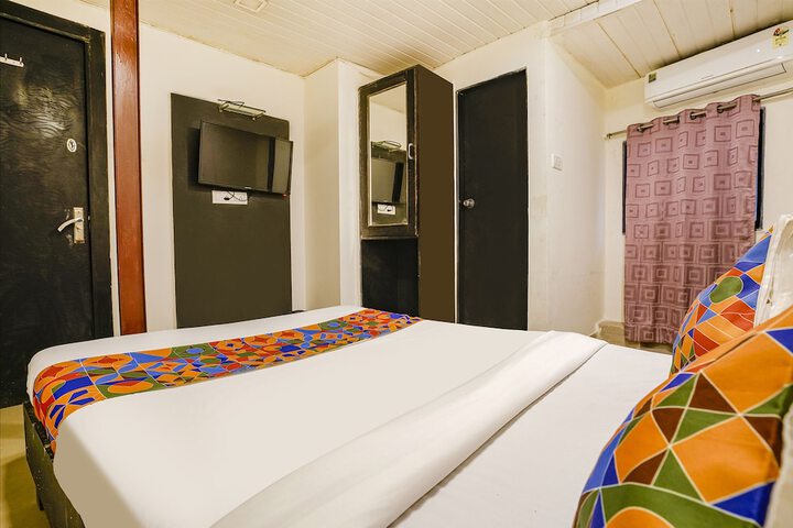 Room 10 of 24