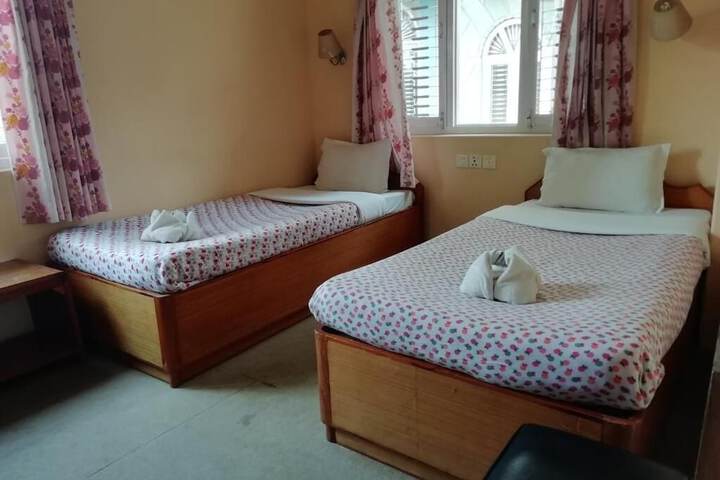 Room 16 of 34
