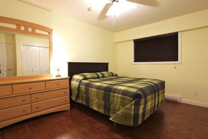 Room 4 of 51
