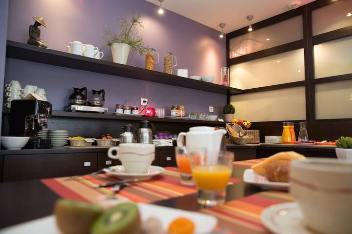 Breakfast area