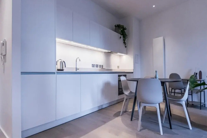 1 Bed With Balcony in Hill House