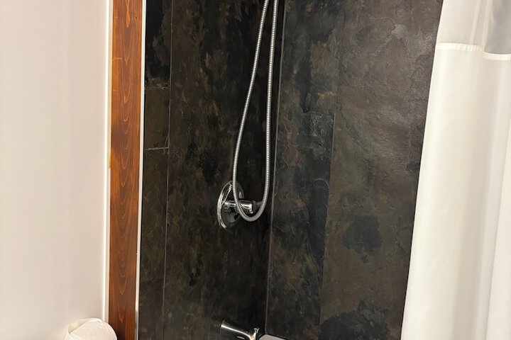 Room 65 of 80