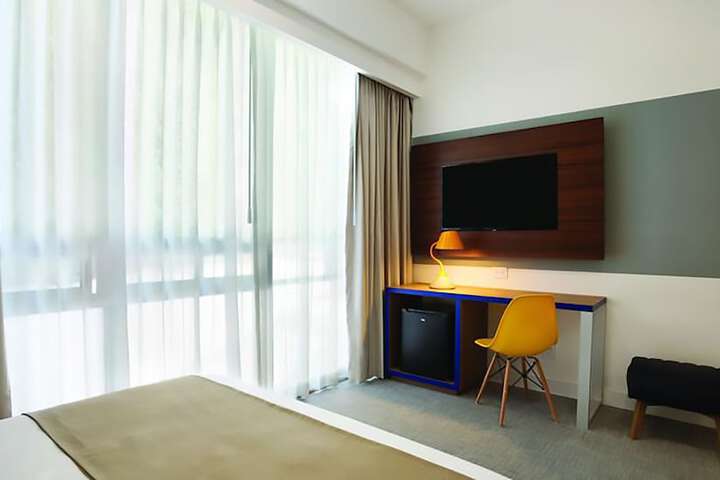 Room 10 of 73