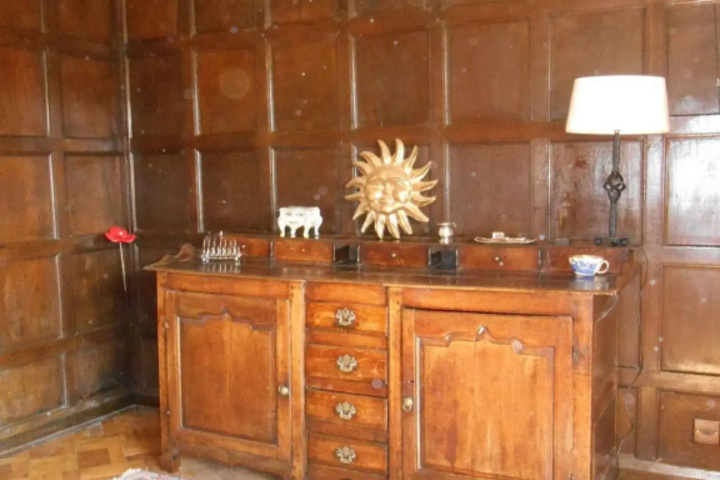 Room 4 of 15