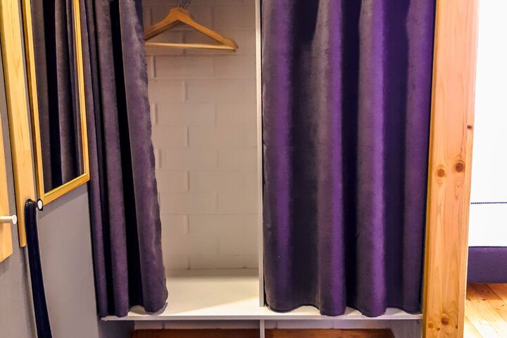 Room 9 of 40