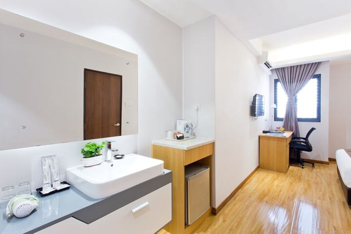 Room 19 of 39