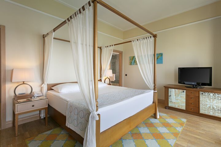 Room 28 of 164