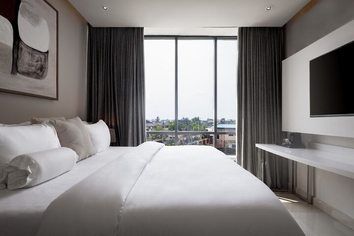 Room 9 of 36